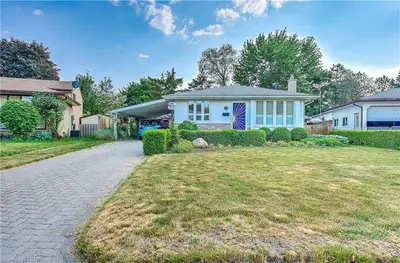 14 Heath Place, London South, On N5z 4g6