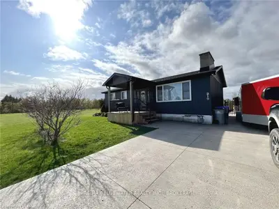 219 GOLFVIEW Street, Lambton Shores, ON N0M 2N0