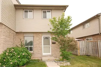 809 Southdale Road E, London South, On N6e 1v7