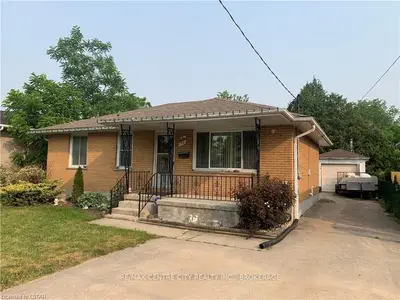 1591 Borden Street, London East, On N5w 2p9