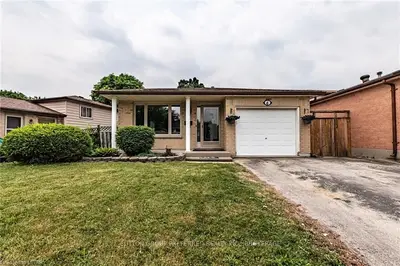 6 Palmerston Place, London East, On N5v 3r7