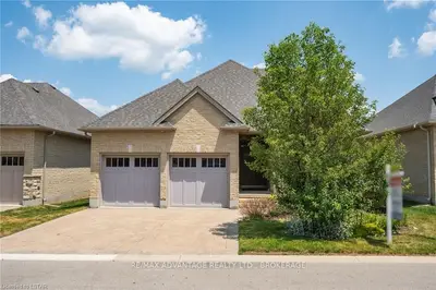 2081 Wallingford Avenue 16, London North, On N6g 0k1