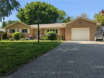 25 Indian Road, London North, On N6h 4a6