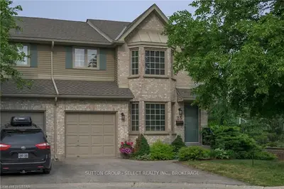 410 Ambleside Drive 25, London North, On N6g 4y3