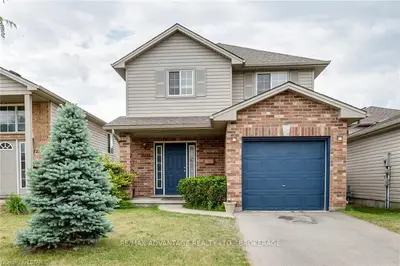 1008 Blythwood Road, London North, On N6h 5w1