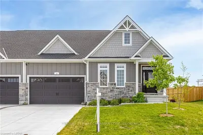16 TATTERSALL Lane, Lambton Shores, ON N0M 1T0
