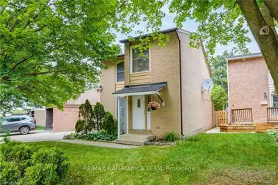 1823 Aldersbrook Gate, London North, On N6g 3m4