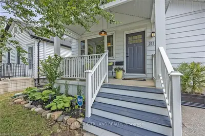 211 Grand Avenue, London South, On N6c 1m6