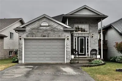 1811 Marconi Boulevard, London East, On N5v 4y1