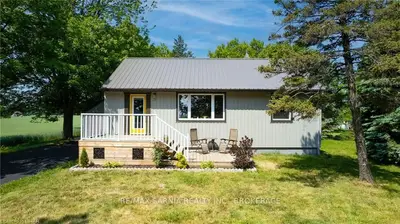 8011 RAWLINGS Road, Lambton Shores, ON N0N 1J0