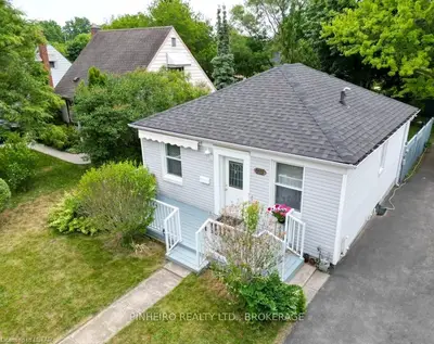 725 Grosvenor Street, London East, On N5y 3t7