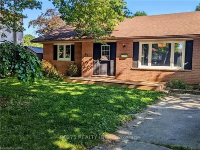49 Caprice Crescent, London East, On N5v 3m1