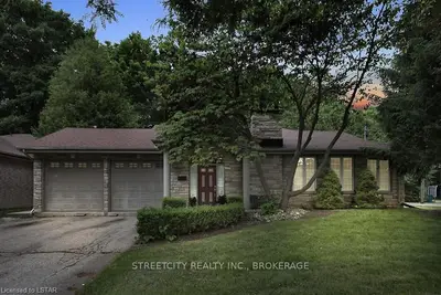 83 Essex Street, London North, On N6g 1b4