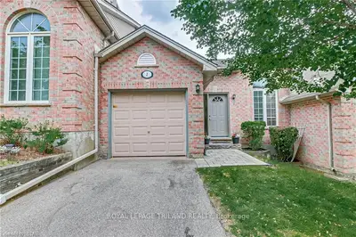 20 Chapman Court 2, London North, On N6g 5g7