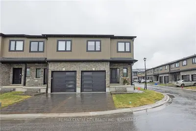 811 Sarnia Road 28, London North, On N6h 0k3