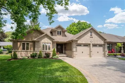 501 Metcalfe Street E, Strathroy-caradoc, On N7g 1r1