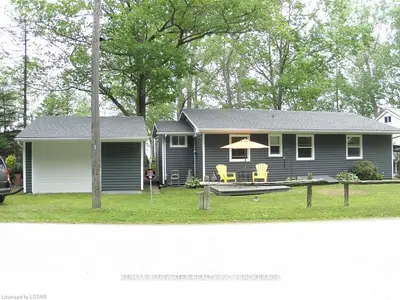 9887 LAKE Road, Kettle Point 44, ON N0N 1J2