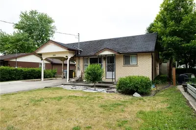 294 Carrie Street, Strathroy-caradoc, On N7g 3e1