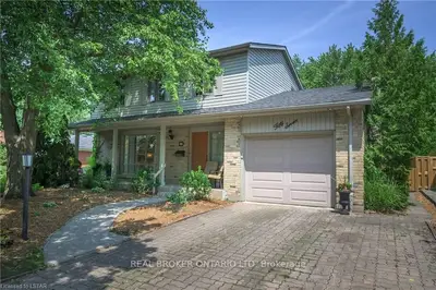 57 Queen Anne Circle, London North, On N6h 4b6