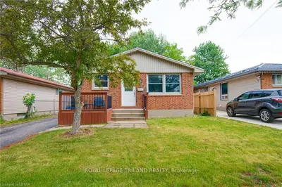 1072 Jalna Boulevard, London South, On N6e 2j5