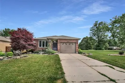 104 Annie Ada Shipley Street, North Middlesex, On N0m 1a0