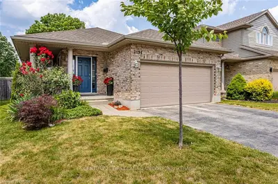2194 Thornicroft Crescent, London South, On N6p 1t7