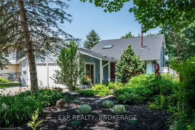8 Crabtree Avenue, London North, On N6g 2h7