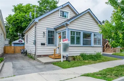17 Hydro Street, London East, On N5z 2h5