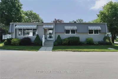 337 PINETREE Lane, South Huron, ON N0M 1T0