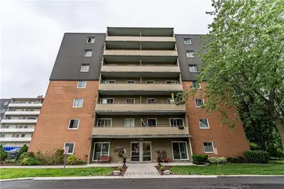 1102 Jalna Boulevard 207, London South, On N6e 1x8