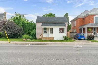 23 KING Street E, Lambton Shores, ON N0N 1J0