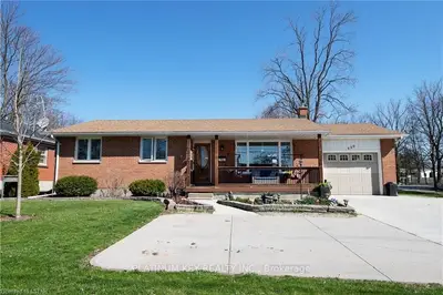 459 Albert Street, Strathroy-caradoc, On N7g 1w8