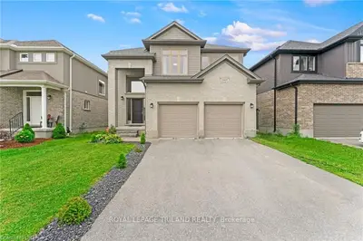 2065 Wateroak Drive, London North, On N6g 5b4