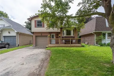169 Glenroy Crescent, London South, On N5z 4h8