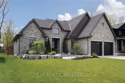 9 Keith Mabee Boulevard, Ingersoll, On N5c 4g6