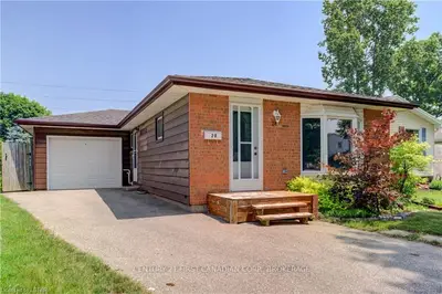 28 NAUTICAL Road, Brantford, ON N3P 1G6