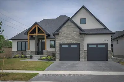 2154 Wallingford Avenue, London North, On N6g 0e6