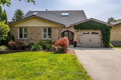 35 Chalet Crescent, London South, On N6k 3c5