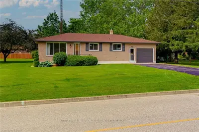 172 Ewen Ave Avenue, Southwest Middlesex, On N0l 1m0