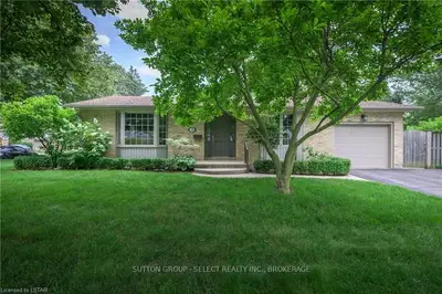 39 Roland Lane, London North, On N5x 1e9