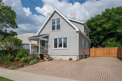 30 Holborn Avenue, London South, On N6j 2p8