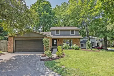 237 Hunt Club Drive, London North, On N6h 3z2