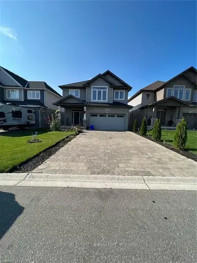 2528 Holbrook Drive Upper, London South, On N6m 0e5