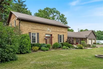 615 BRANT WATERLOO Road, North Dumfries, ON N0B 1E0