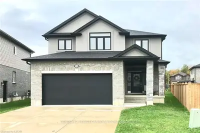 1374 Lawson Road, London North, On N6g 5k9