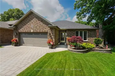 381 Saulsbury Street, Strathroy-caradoc, On N7g 2b3