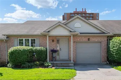 601 Grenfell Drive 23, London North, On N5x 4e4