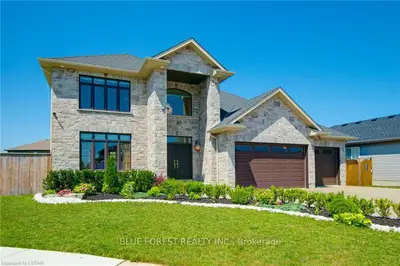 2005 Cherrywood Trail, London North, On N6h 0c9