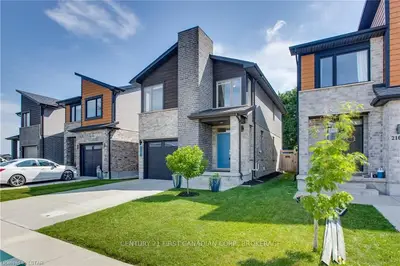 2170 Tribalwood Street, London North, On N6g 3e7