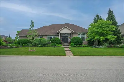 105 South Carriage Road, London North, On N6h 5m2